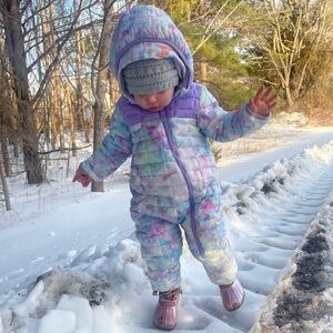 EUC Colorful Tie Dye Fully Sherpa Lined Snowsuit w/ Convertible Hands & Feet